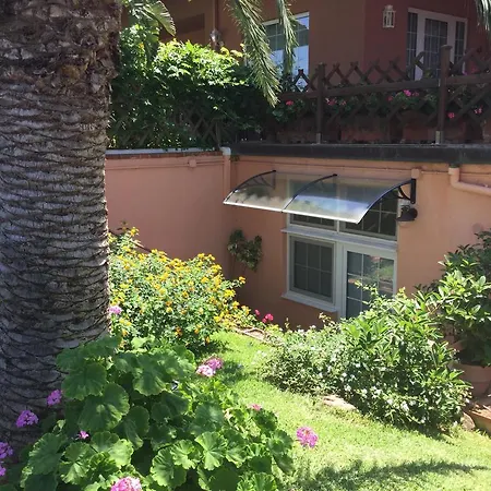 Di Giorgi Bed and Breakfast 4*