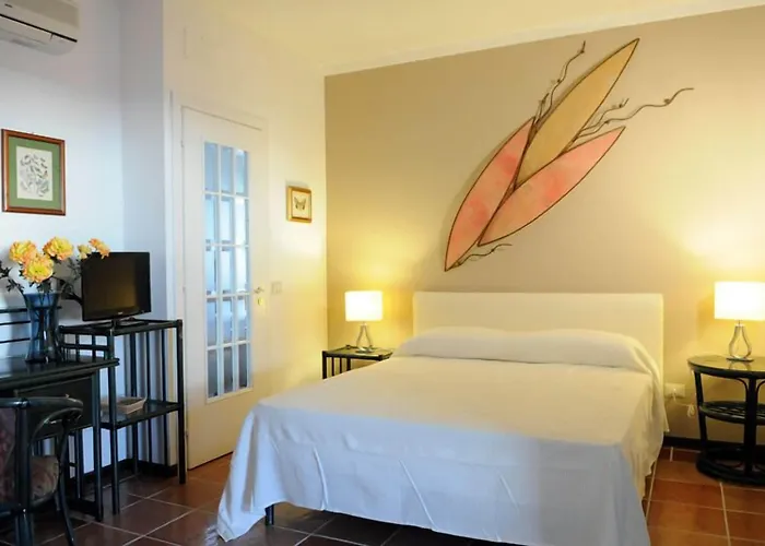 Di Giorgi فندق مبيت وإفطار تْشيفالو